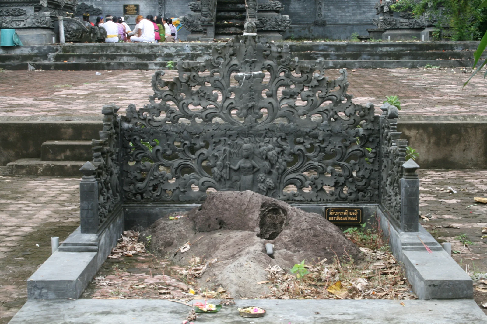 A temple detail in Les from the 2007 photographic archive